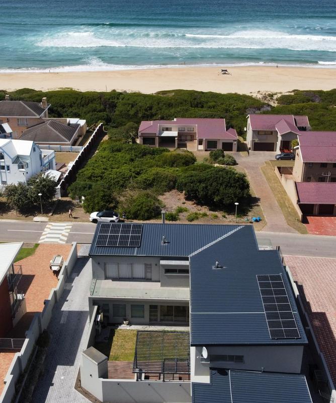 5 Bedroom Property for Sale in Outeniqua Strand Western Cape